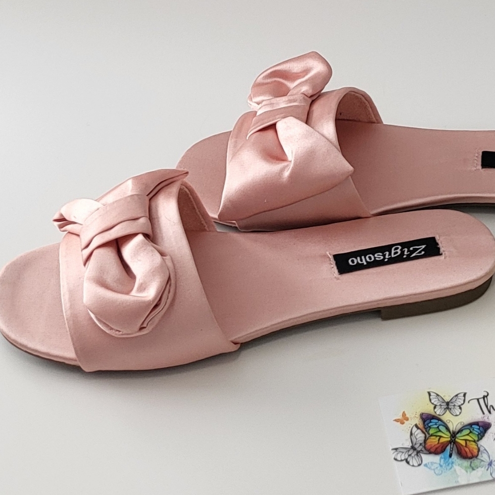 Zigi soho chic valiant pink satin slide on sandals with bow. Size US7.